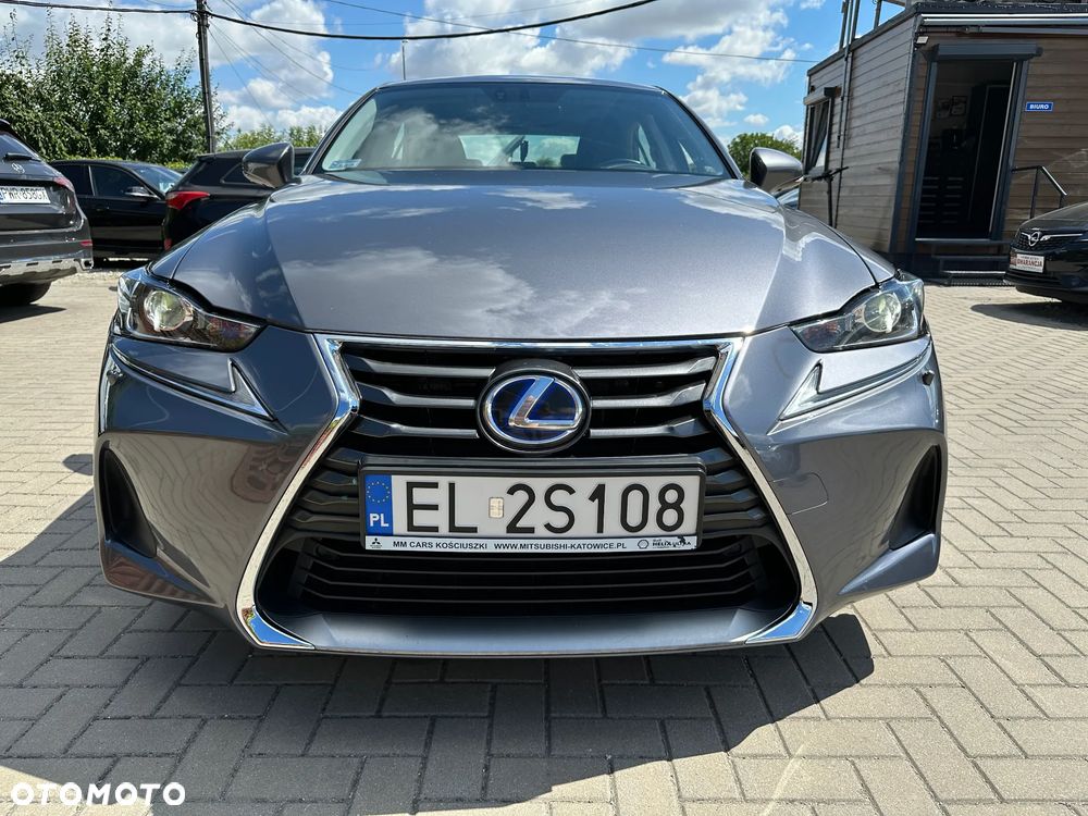 Lexus IS - 37