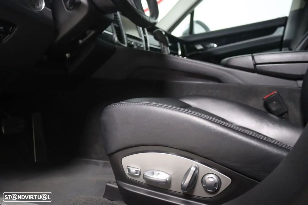 Porsche Panamera S Hybrid - 11