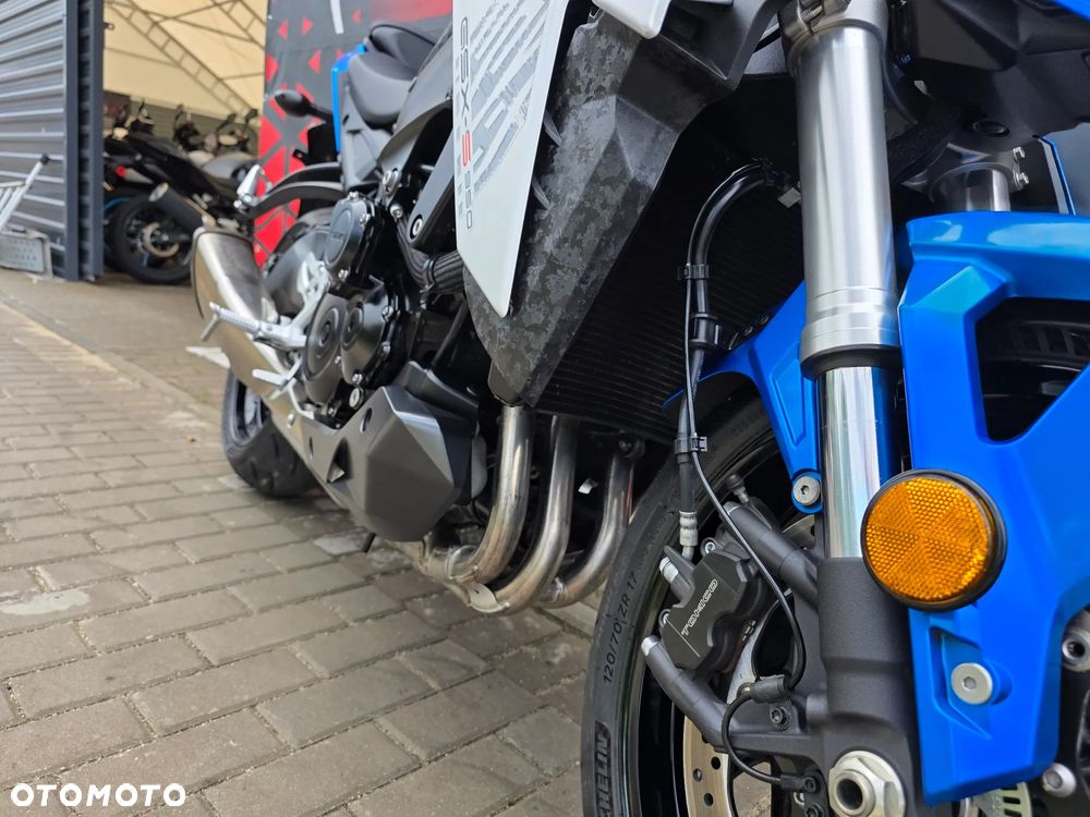 Suzuki GSX - 29