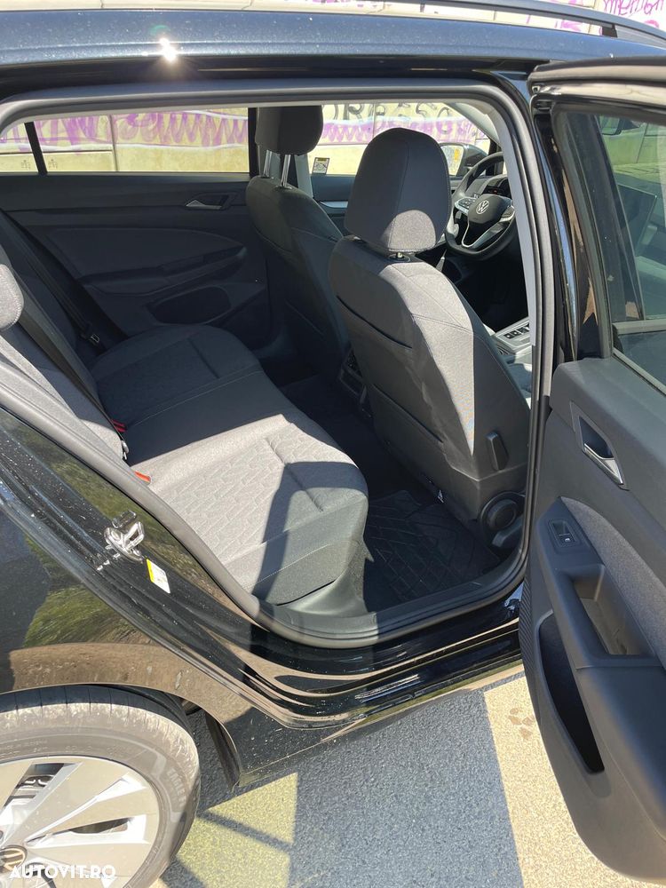 Volkswagen Golf 1.5 eTSI DSG MHEV Life - 9