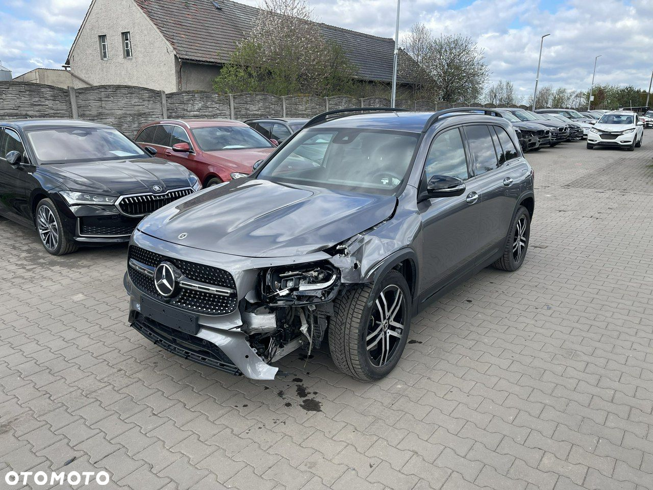 Mercedes-Benz GLB 250 8G-DCT AMG Line - 3