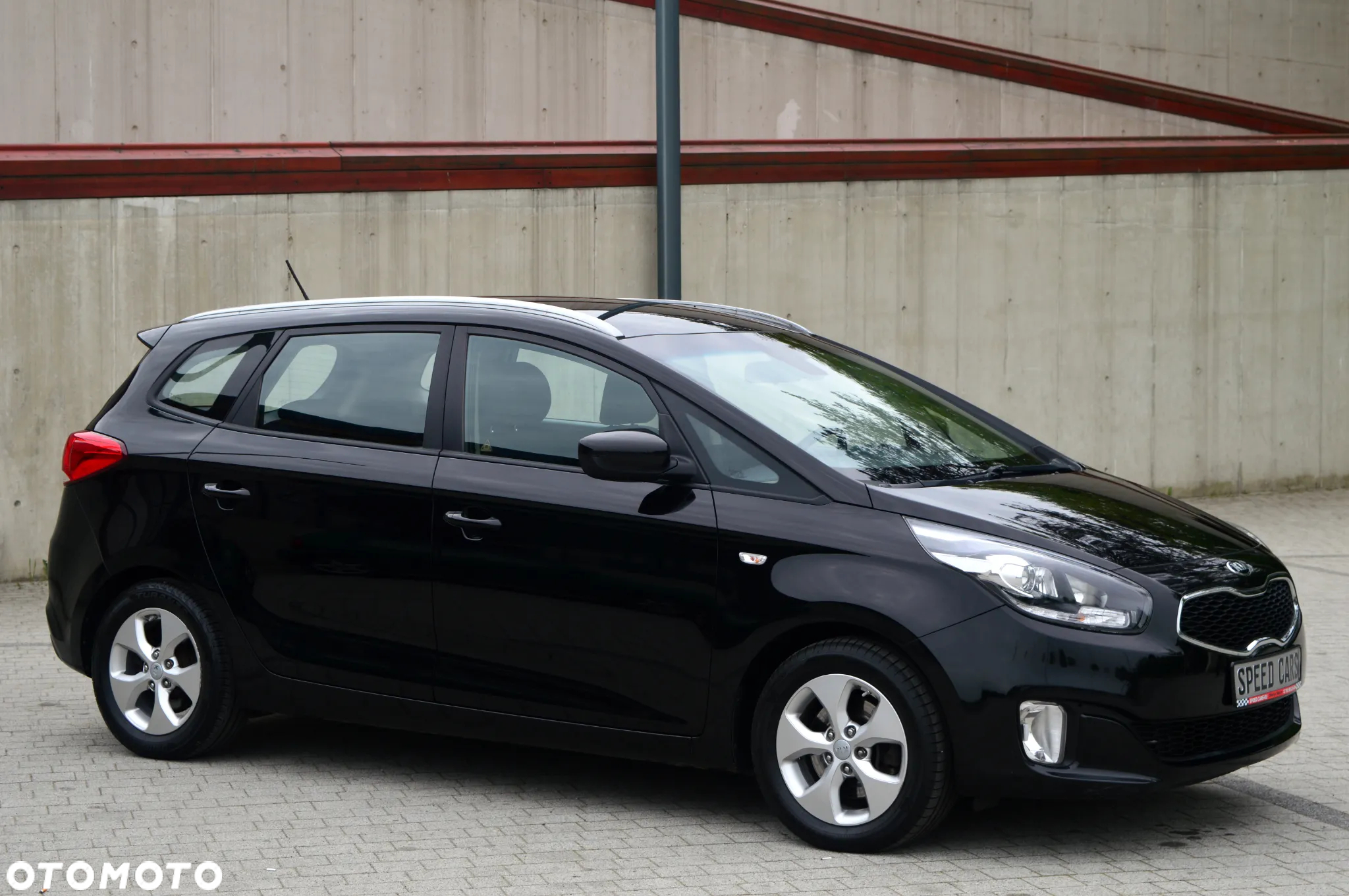 Kia Carens - 3