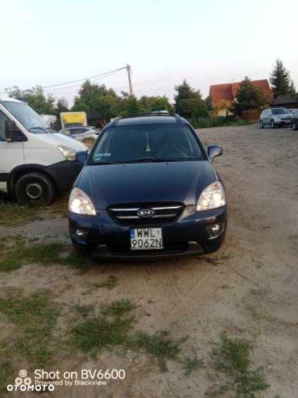 Kia Carens - 1