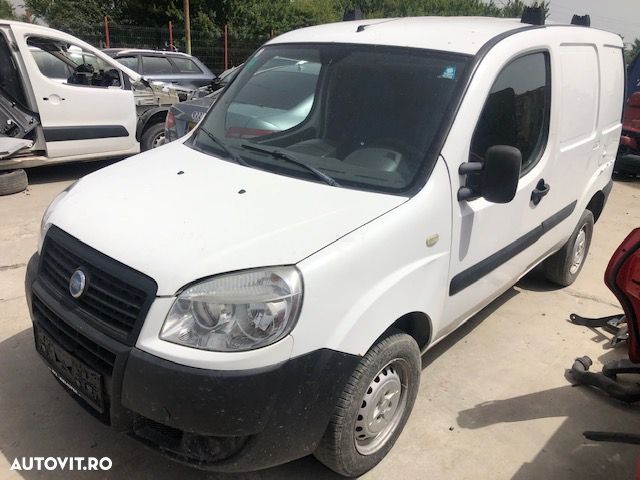 Dezmembrez Piese Fiat Doblo Cargo 2008 - 3