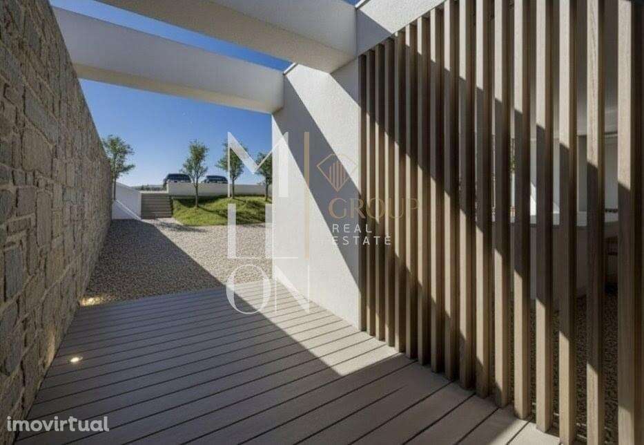 Terreno Exclusivo | Projeto e Especialidades Aprovados | Vista Rio - Grande imagem: 2/14