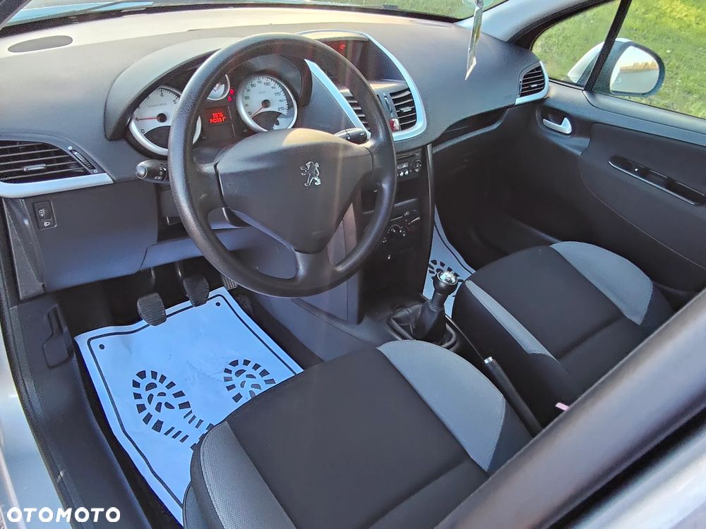 Peugeot 207 75 Urban Move - 17