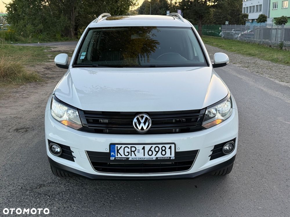 Volkswagen Tiguan 2.0 TDI DPF BlueMotion Technology Lounge Sport & Style - 9