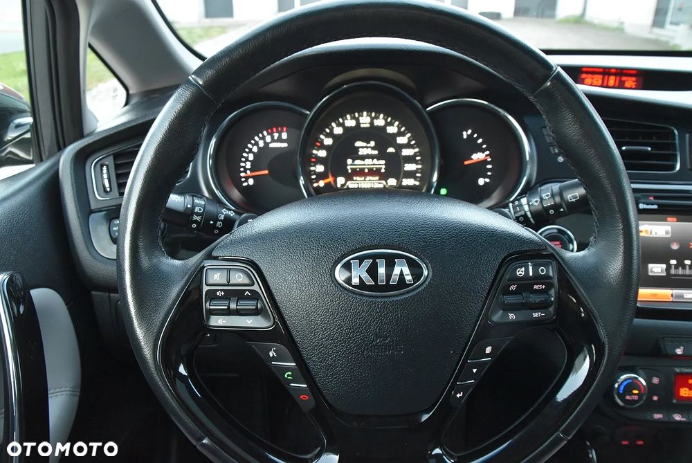 Kia Ceed 1.6 GDI DCT Platinum Edition - 30