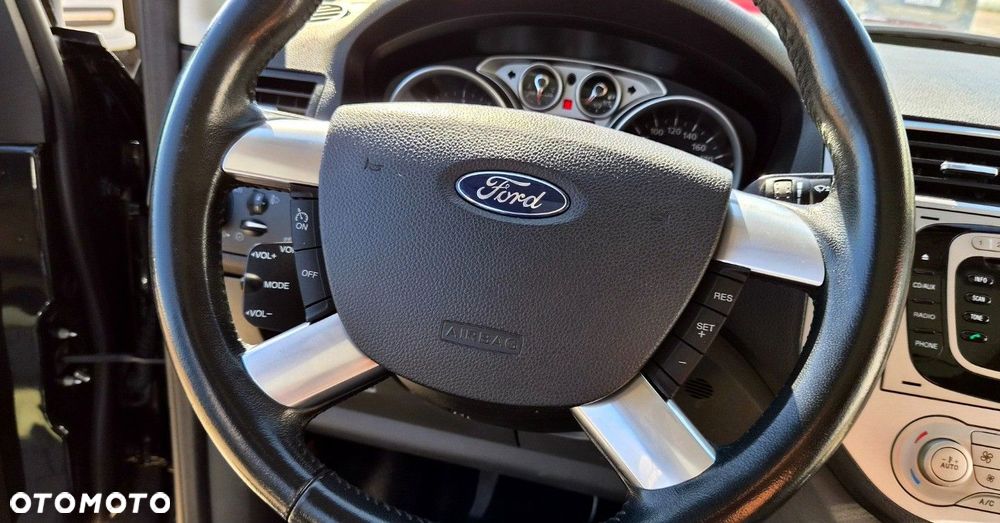 Ford Kuga - 30