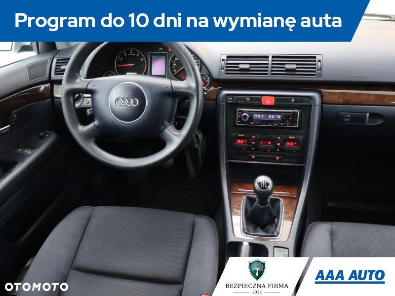 Audi A4 Limousine - 9