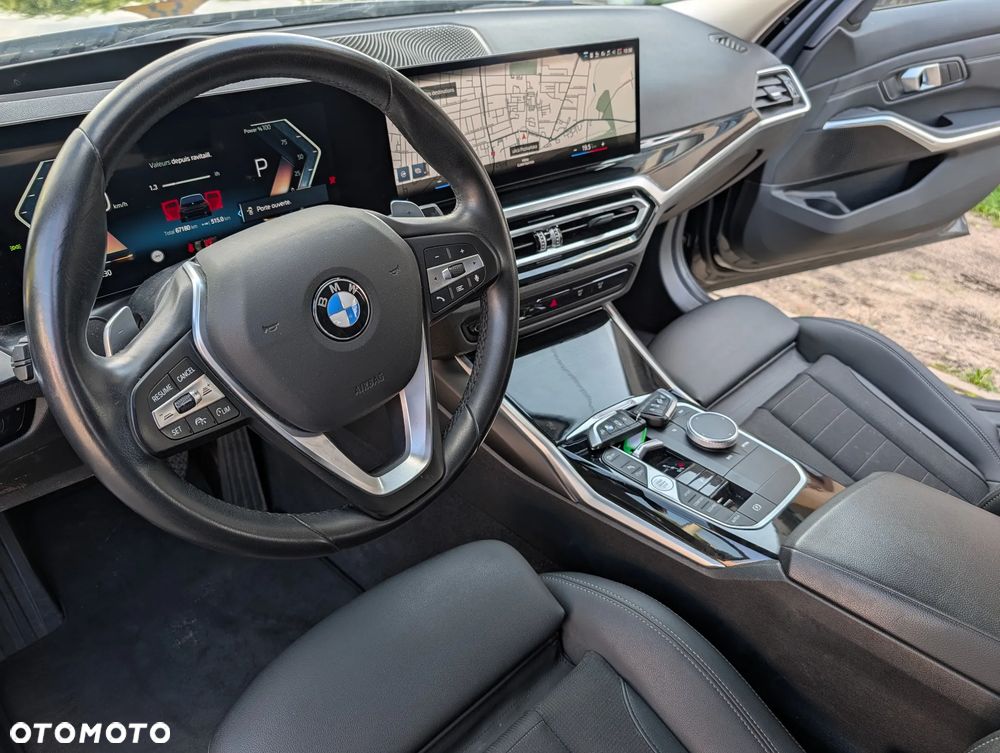 BMW Seria 3 318i Luxury Line - 17