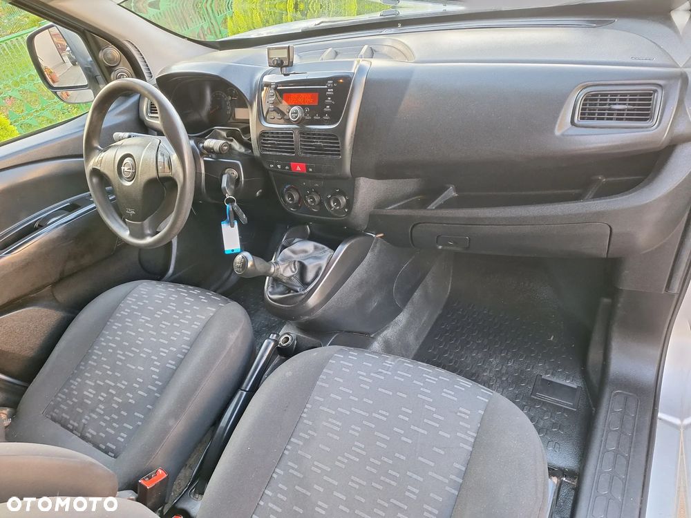 Opel Combo - 17