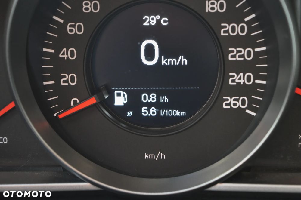 Volvo V40 T2 Momentum - 39