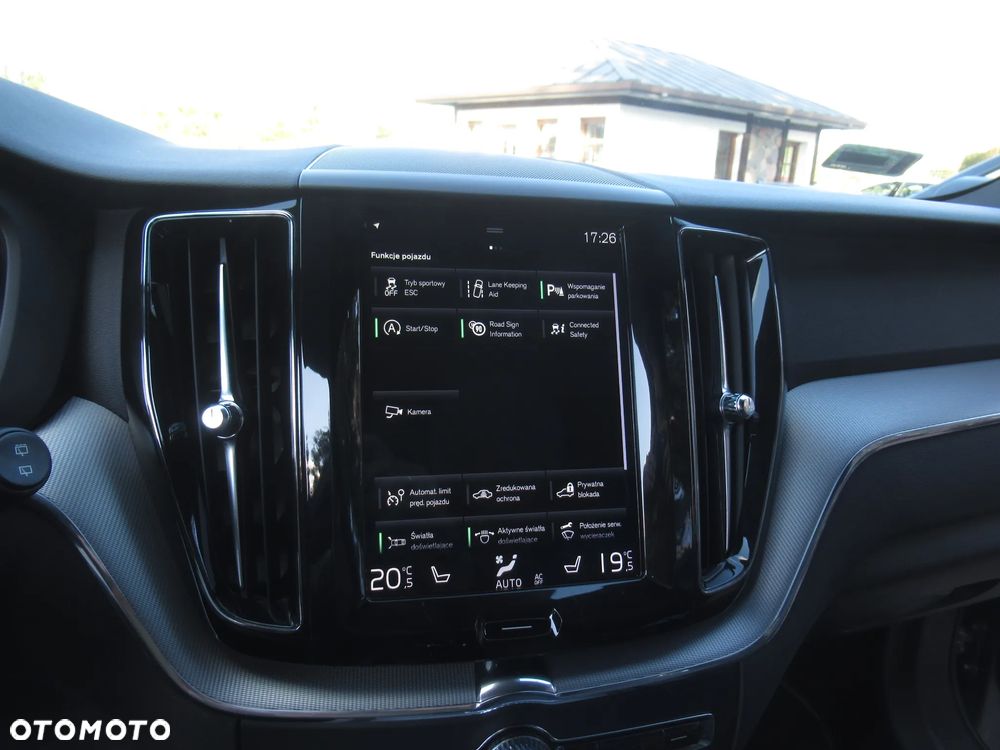 Volvo XC 60 T4 R-Design - 21