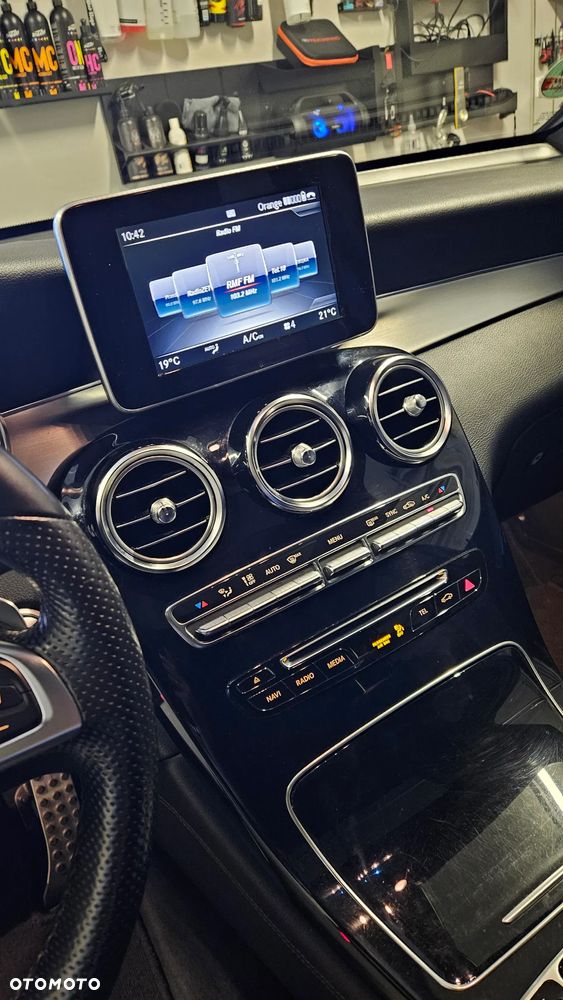 Mercedes-Benz GLC 250 4Matic 9G-TRONIC AMG Line - 24