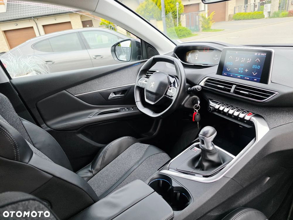 Peugeot 3008 PureTech 130 Stop & Start Allure - 19