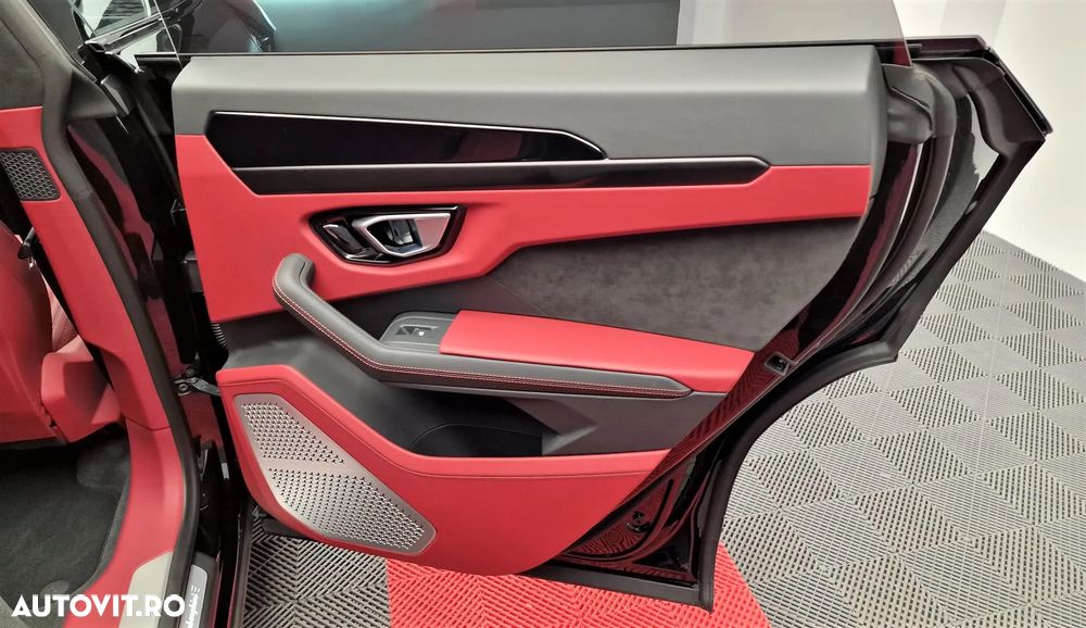 Lamborghini URUS Standard - 19