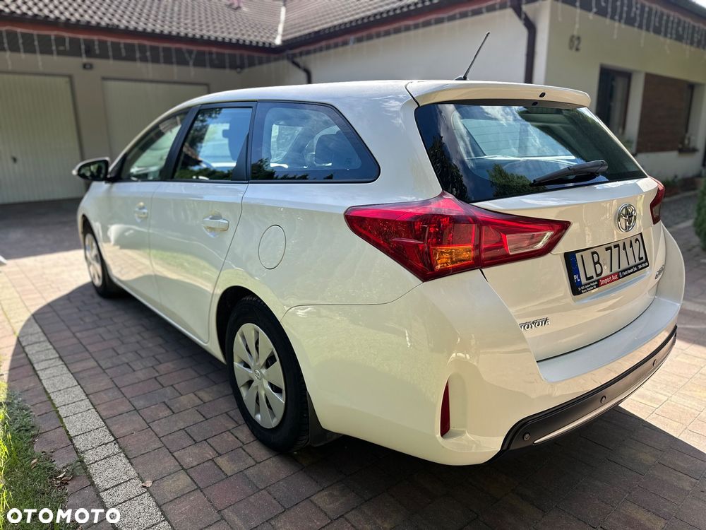 Toyota Auris 1.4 D-4D - 7