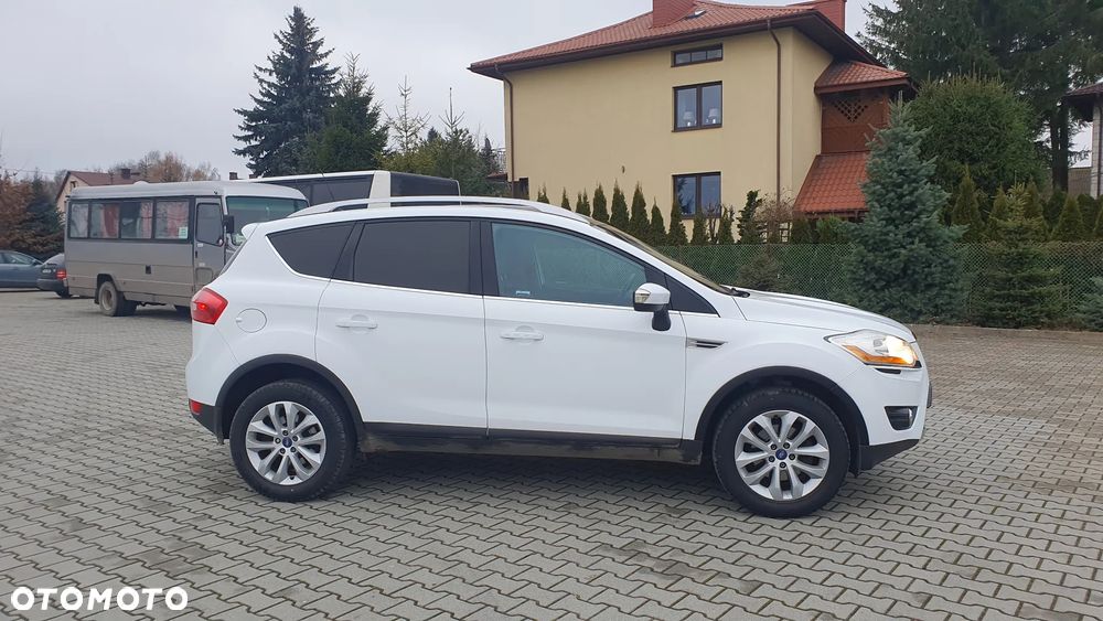 Ford Kuga 2.0 TDCi 2x4 Titanium - 9