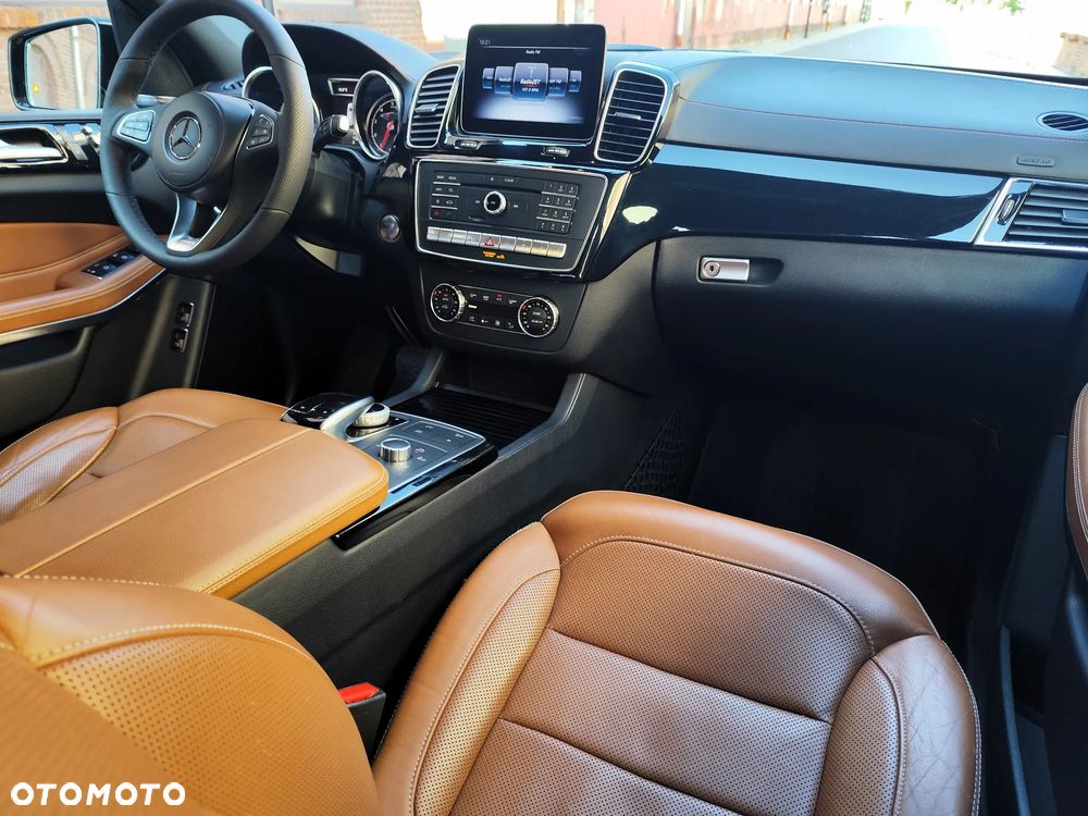 Mercedes-Benz GLS - 18