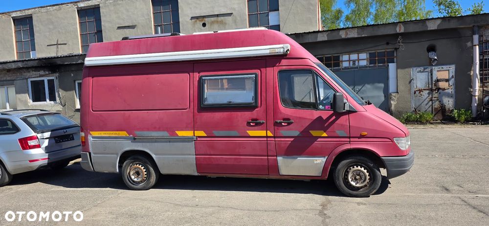 Mercedes-Benz 212 - 3