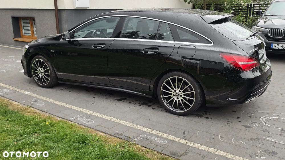 Mercedes-Benz CLA 180 AMG Line - 11