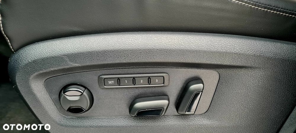 Volkswagen Multivan - 16