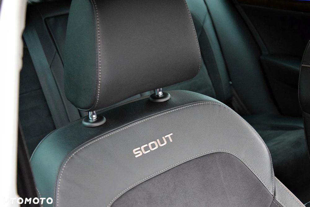 Skoda Superb 2.0 TDI 4x4 DSG Scout - 32