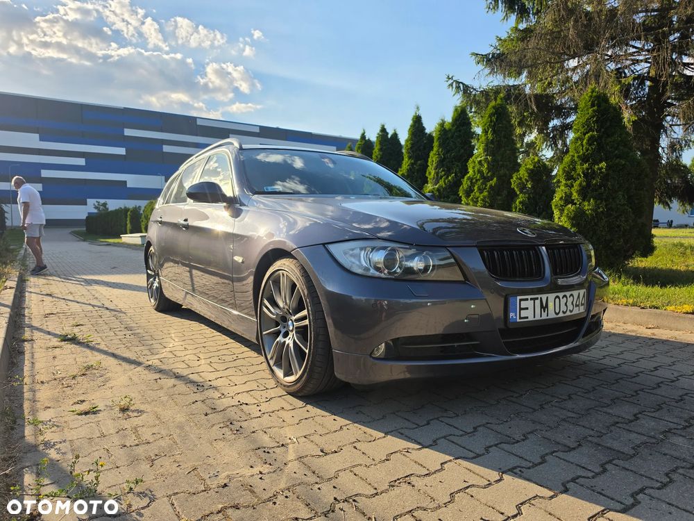 BMW Seria 3 325i - 4