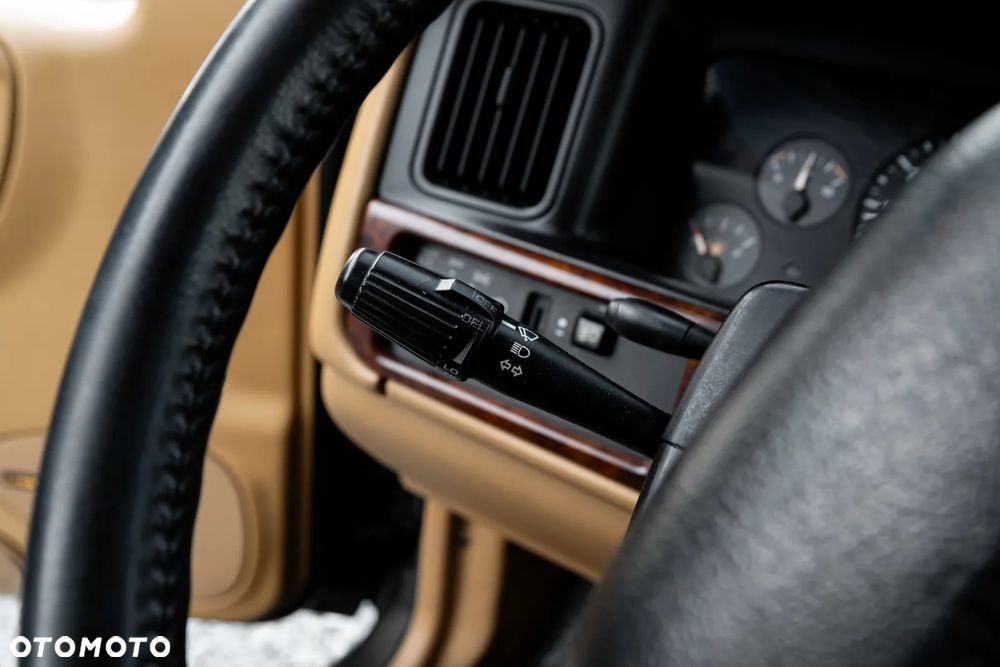 Jeep Grand Cherokee - 38