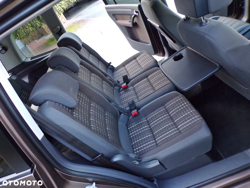 Volkswagen Touran 2.0 TDI DPF DSG Cross - 28