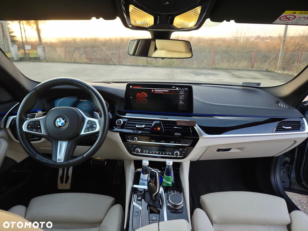 BMW Seria 5 M550i xDrive - 20