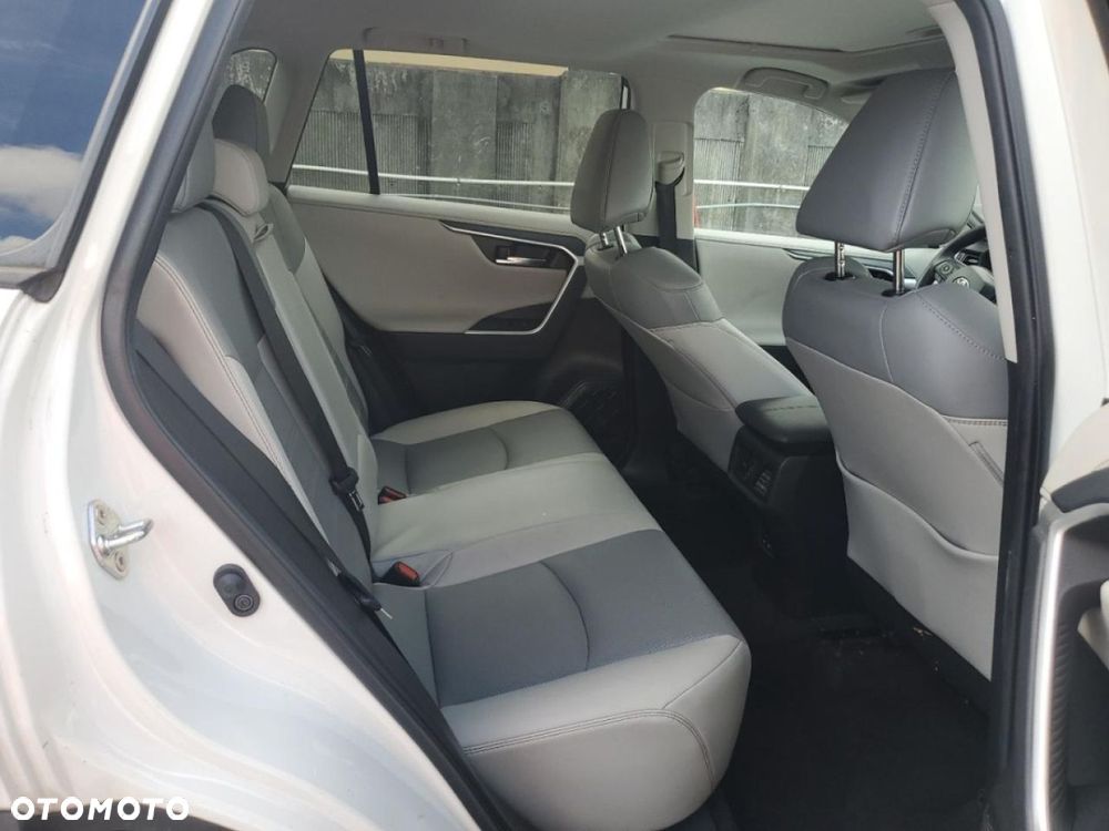 Toyota RAV4 - 9