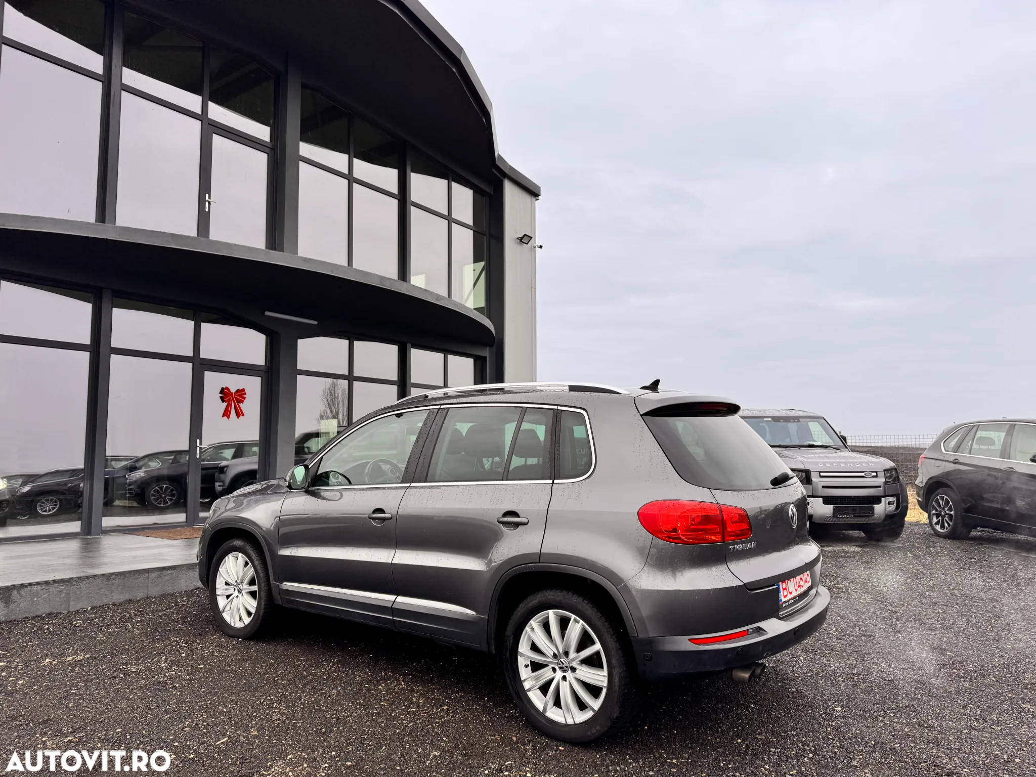 Volkswagen Tiguan - 12
