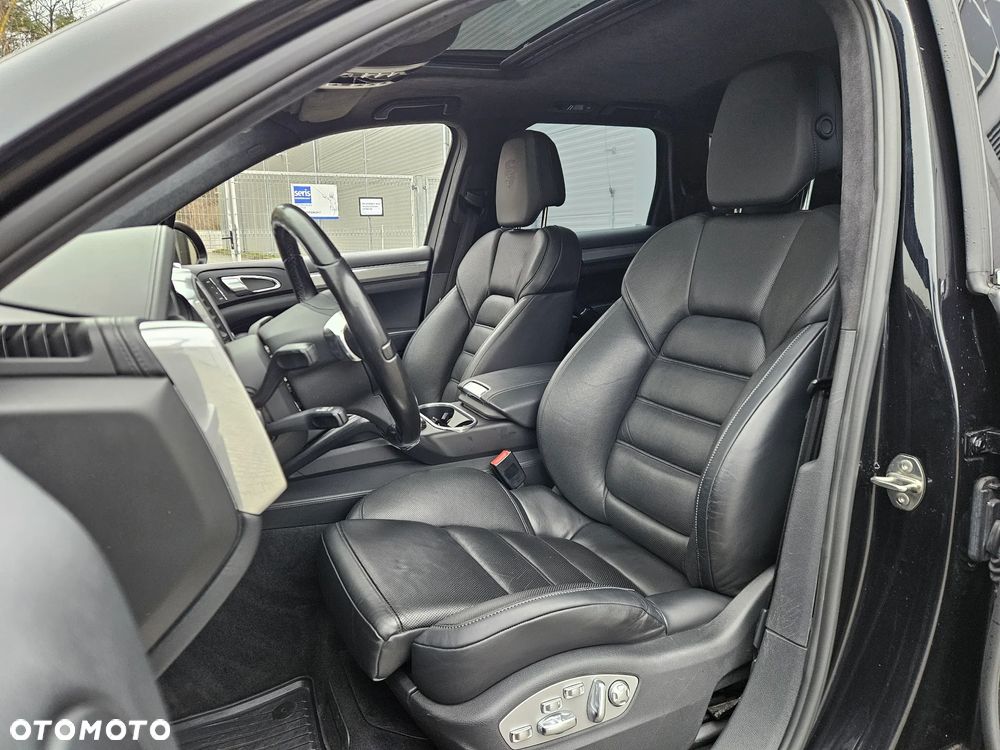 Porsche Cayenne Turbo Tiptronic S - 7