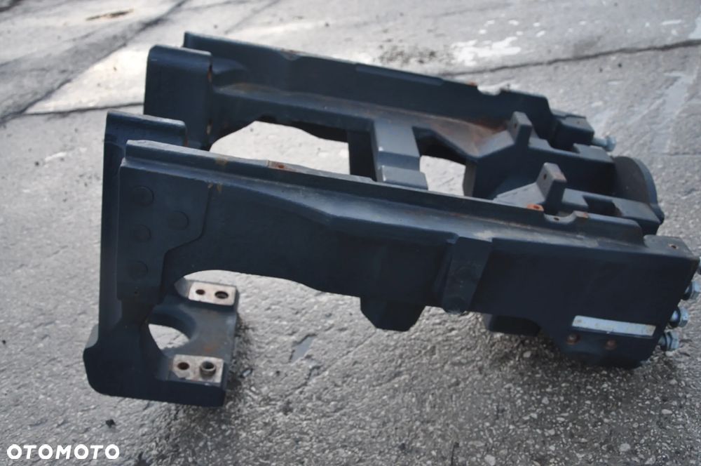 WSPORNIK RAMA DEUTZ FAHR 8280 TTV - 1