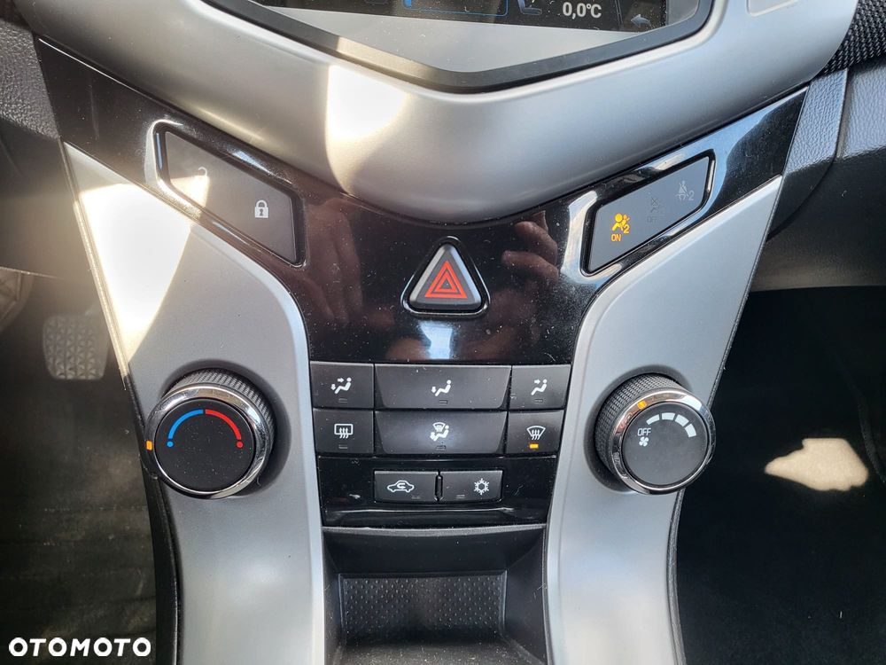 Chevrolet Cruze 1.6 - 17