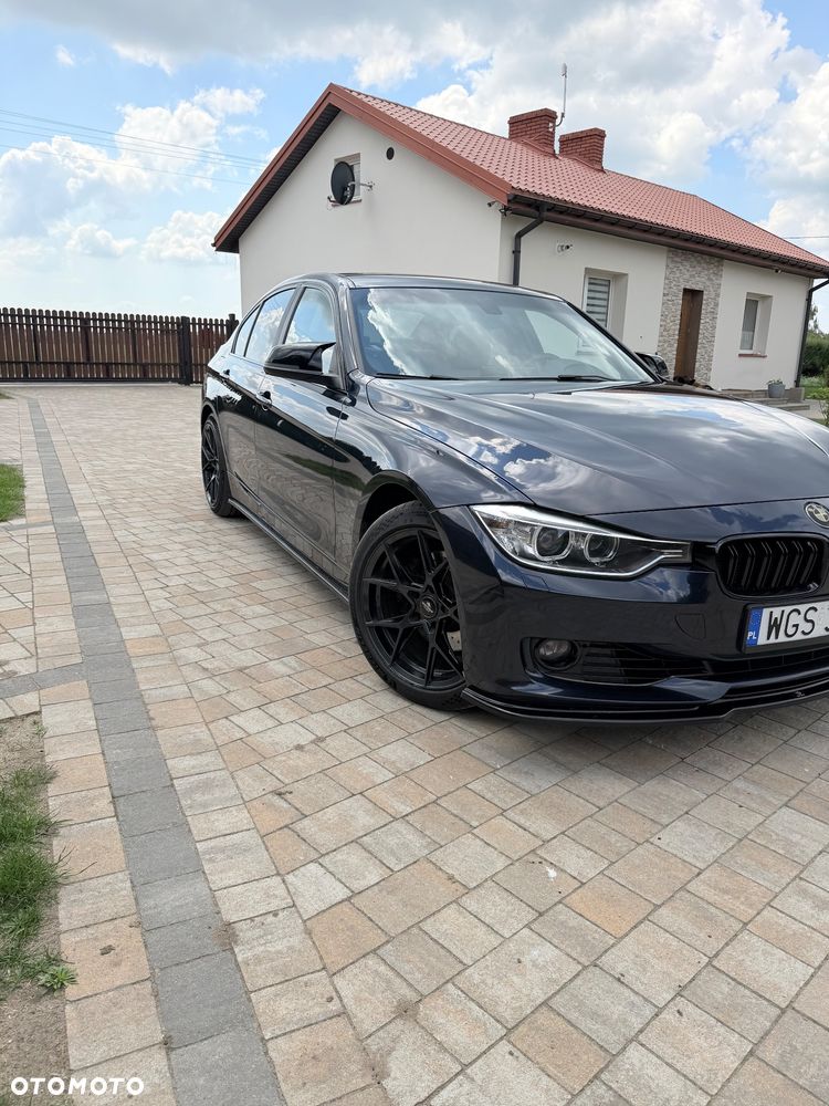 BMW Seria 3 328i xDrive Sport Line - 2