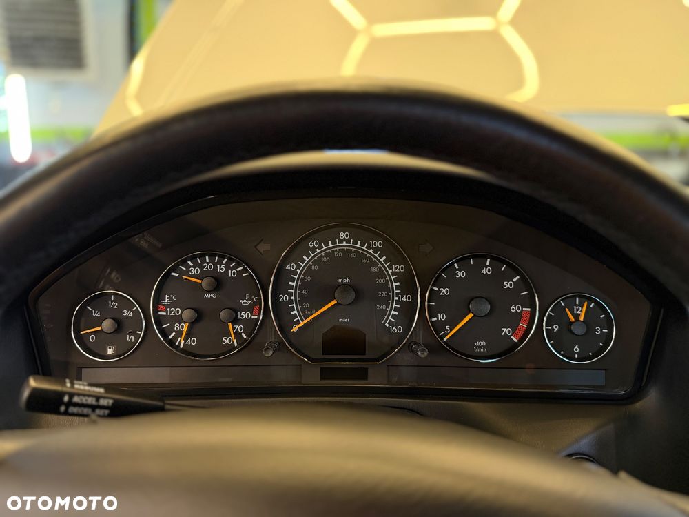 Mercedes-Benz SL - 25