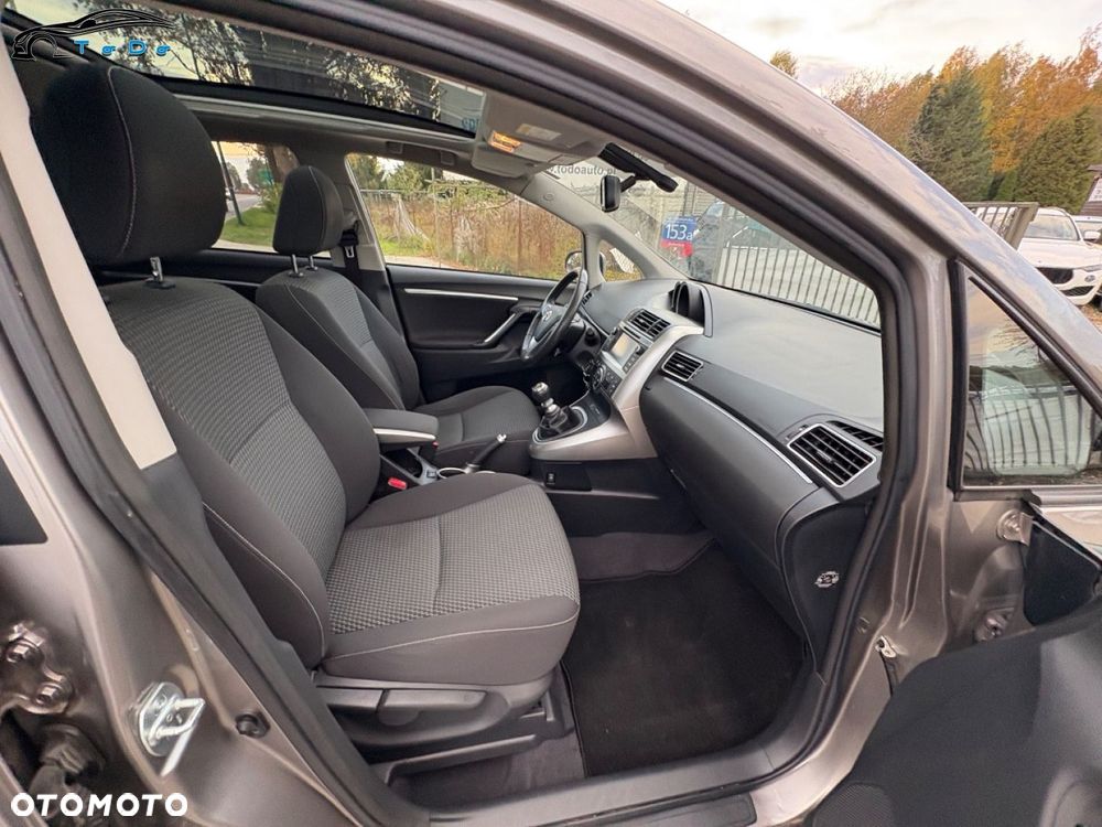 Toyota Verso 1.6 D-4D Prestige - 32