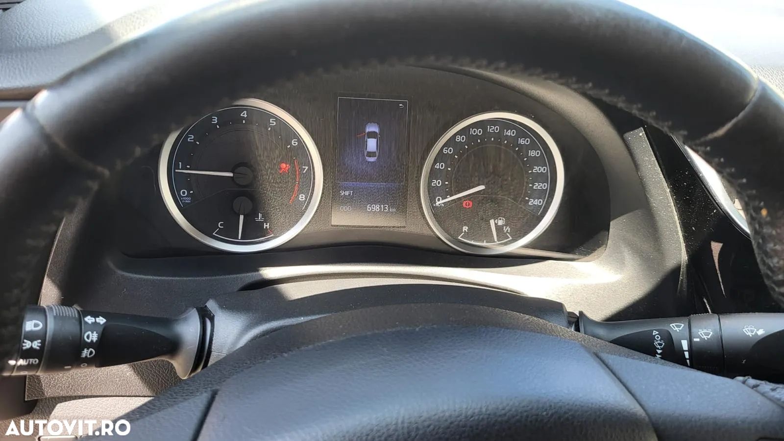 Toyota Corolla - 1