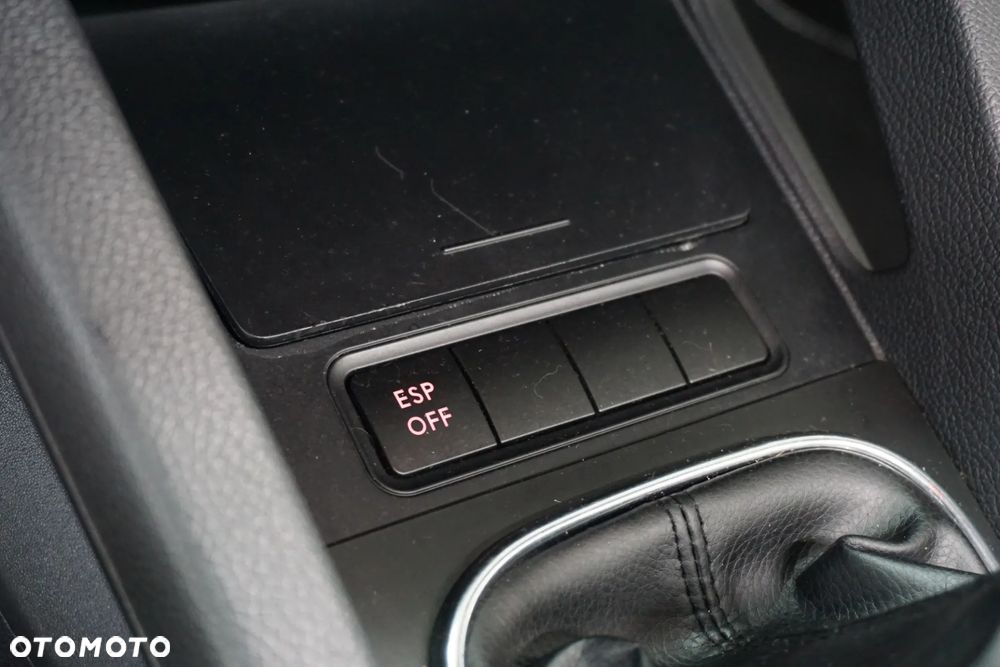 Volkswagen Golf 1.6 United - 36