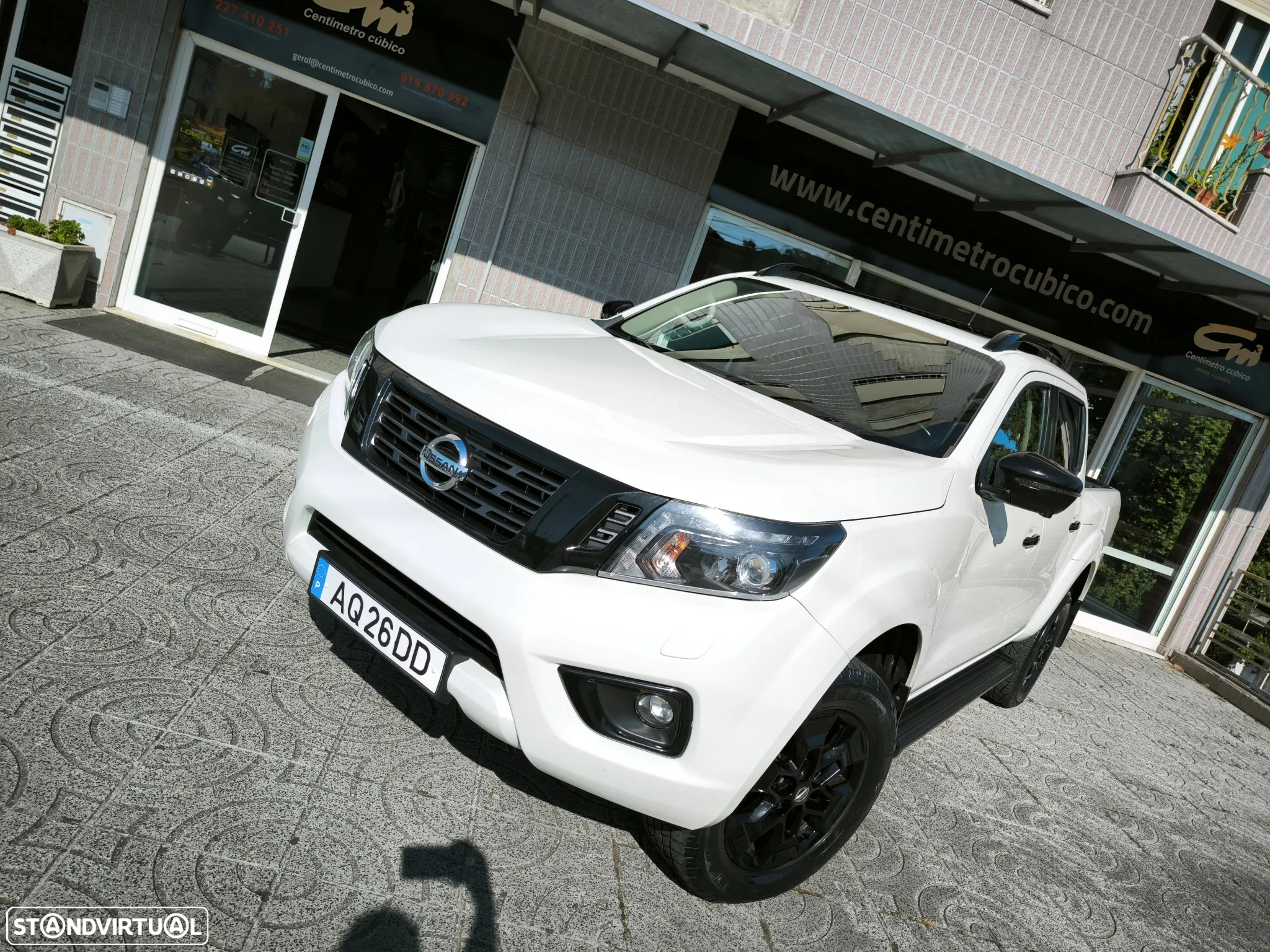 Nissan Navara 2.3 dCi CD 4WD N-Guard - 27