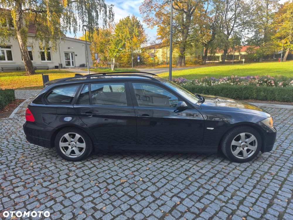BMW Seria 3 318i - 6