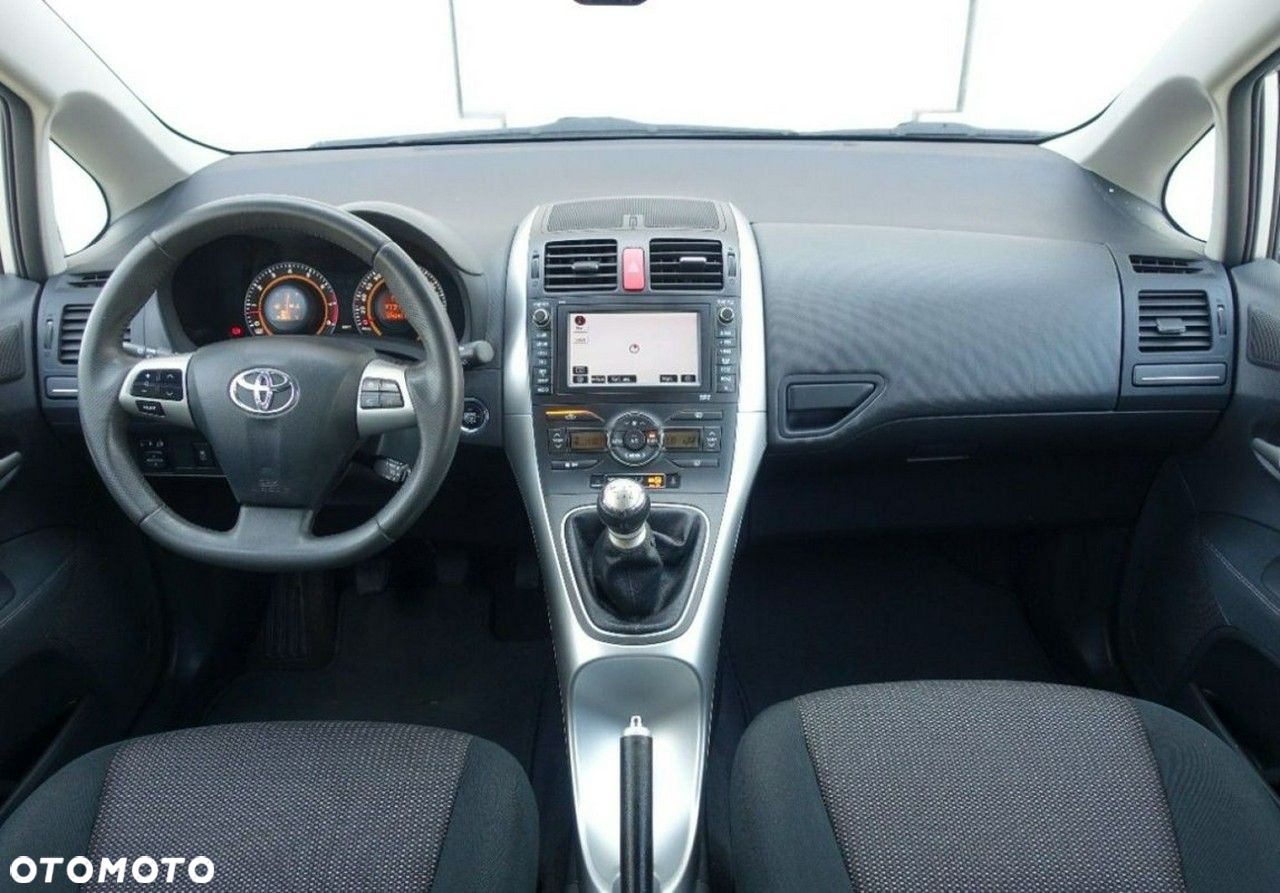 Toyota Auris - 18