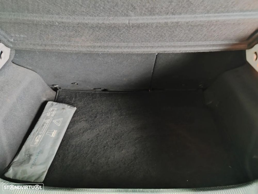 Peugeot 207 1.4 HDi Trendy - 30