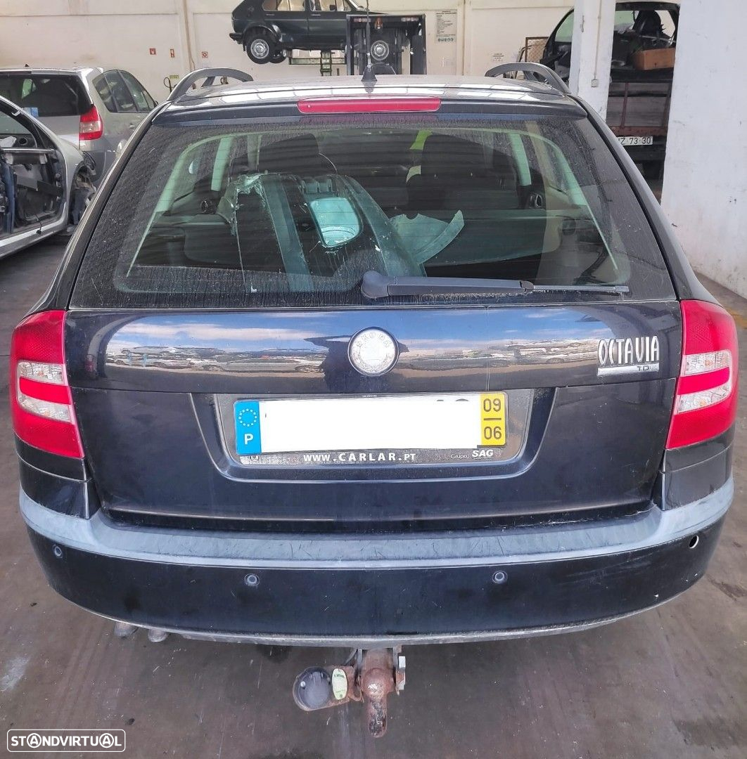 Skoda Octavia Break 1.9 TDI de 2009 disponível para peças - 4