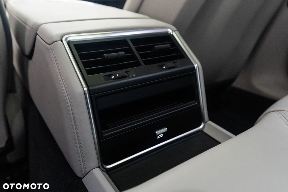 Porsche Panamera 4S - 33