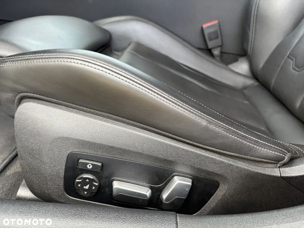 BMW Seria 8 M850i xDrive - 12
