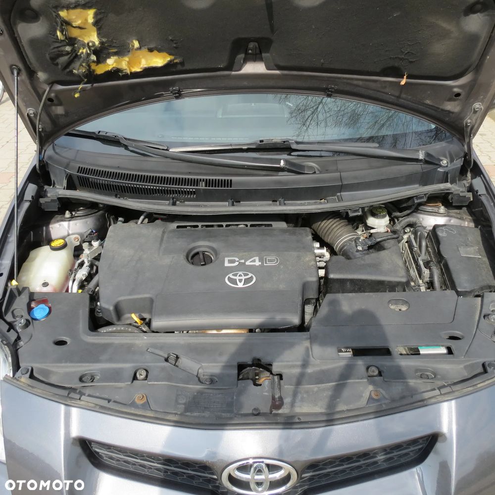 Toyota Auris 2.0 D-4D Life+ - 18